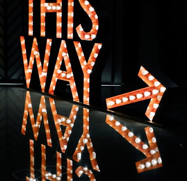 LED 3D Signage How to Make a Shopfront More Noticeable in a Crowded Street